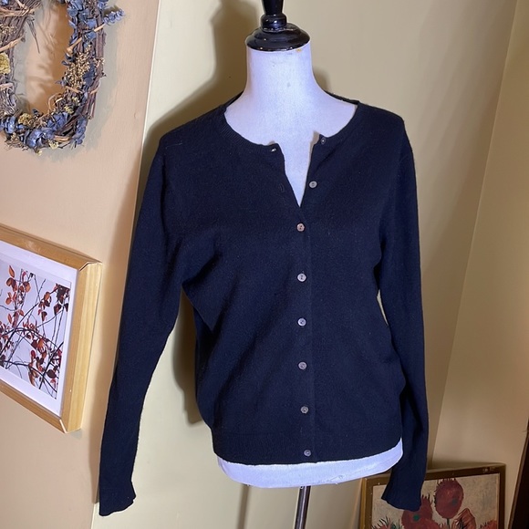 Vintage 90s LORD & TAYLOR 2-Ply Cardigan Cashmere Ink Black ButtonFront Timeless - Picture 4 of 16